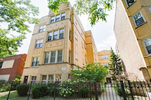 1w-4106 N Mozart St, Chicago, IL, 60618-2781 | Card Image