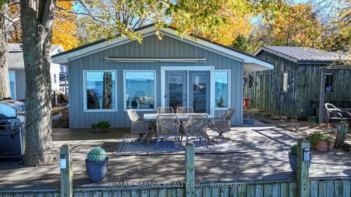 5322 Broadview Ave, Lambton Shores, ON, N0N1J7 | Card Image