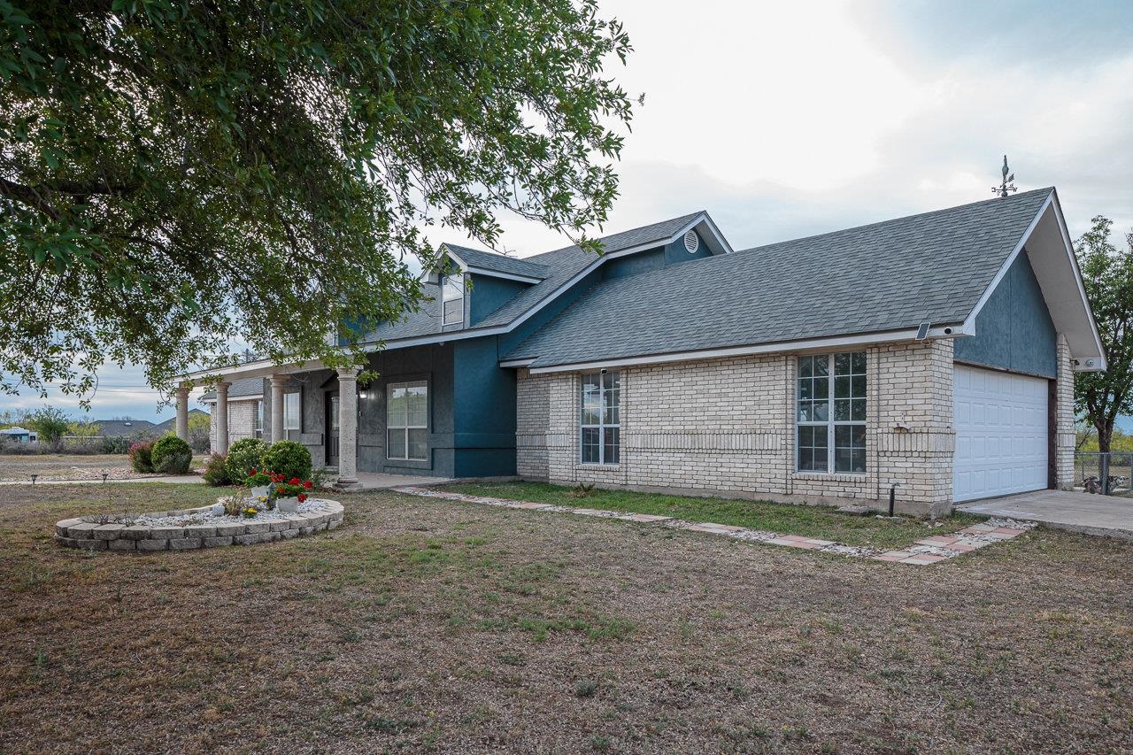 Residential in Del Rio 3