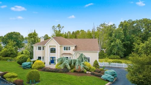 15 Nicki Ct, Parsippany, NJ, 07054-2949 | Card Image