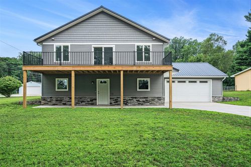 51561 E County Line Rd, Middlebury, IN, 46540-8940 | Card Image