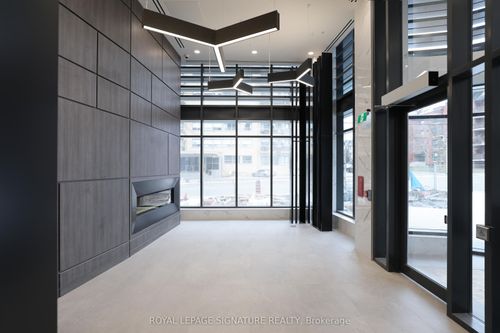 910-2525 Bathurst St, Toronto, ON, M6B2Y9 | Card Image