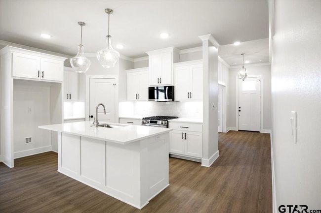 9256 Villas Ct, House other with 4 bedrooms, 2 bathrooms and null parking in Tyler TX | Image 10