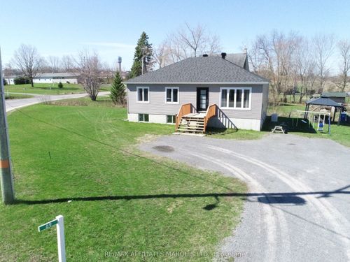 69 St Polycarp St, Moose Creek, ON, K0C1W0 | Card Image