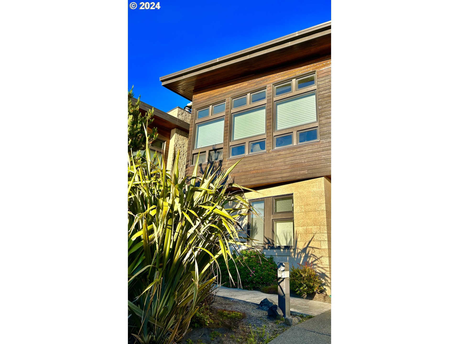 Colony Cir, Bandon, OR 97411