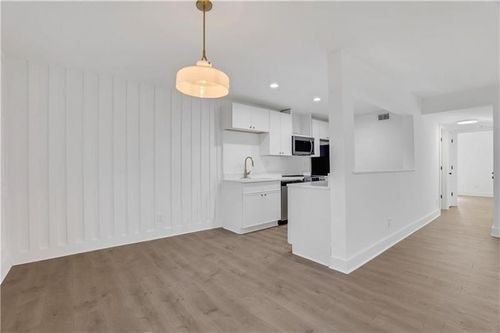 unit-v-2396 Lawrenceville Hwy, Decatur, GA, 30033-3156 | Card Image