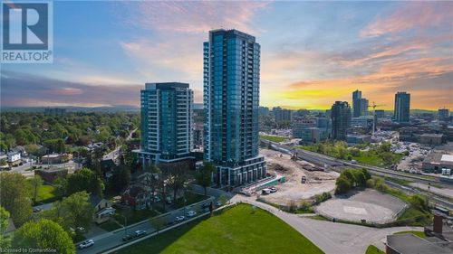 908-15 Wellington St S, Kitchener, ON, N2G0E4 | Card Image