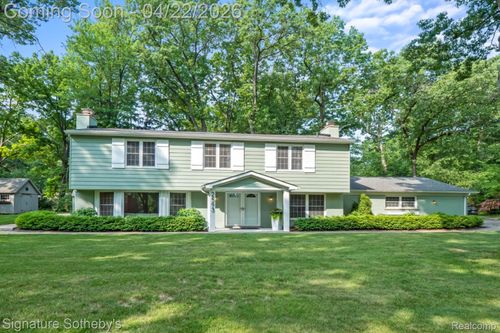 2593 Christian Hills Dr, Rochester Hills, MI, 48309-2822 | Card Image