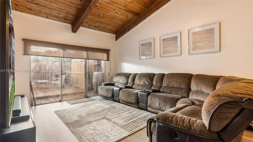 7481-7481 Nw 33rd St, Lauderhill, FL, 33319-4945 | Card Image