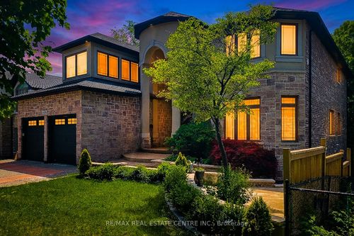 656 Highvalley Rd, Ancaster, ON, L9G4E9 | Card Image