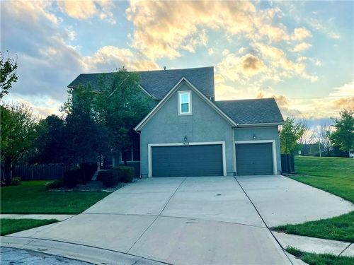 16212 S Bradley Dr, Olathe, KS, 66062-3931 | Card Image