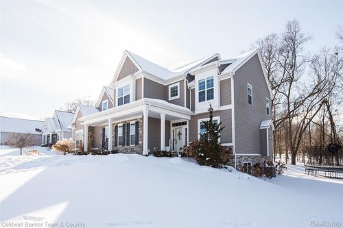 9522 Chalfonte Dr, Brighton, MI, 48116-8443 | Card Image