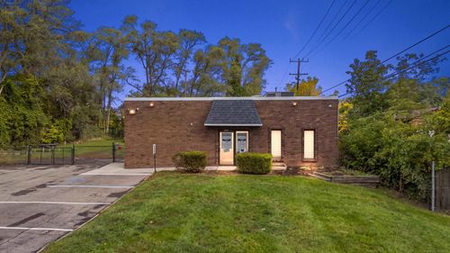 8111 Wiloray Drive, Shelby Charter Township, MI, 48317 | Card Image