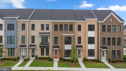42106 Picasso Sq, BRAMBLETON, VA, 20148-6512 | Card Image
