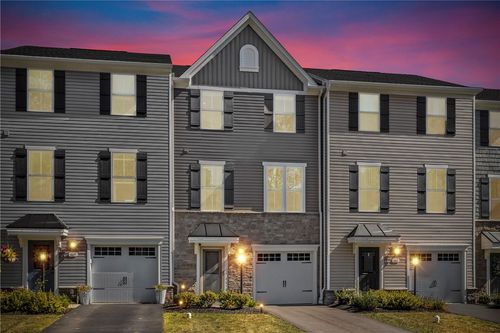 463 Dogwood Ln, Mc Donald, PA, 15057-2754 | Card Image