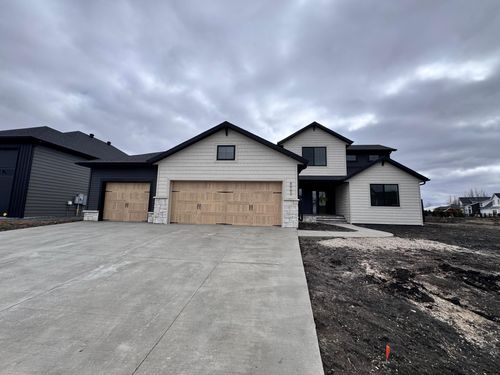6062 Wildflower Drive S, Fargo, ND, 58104 | Card Image