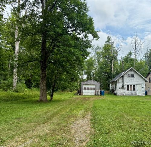 1453 Edgewood Dr, Derby, NY, 14047-9671 | Card Image