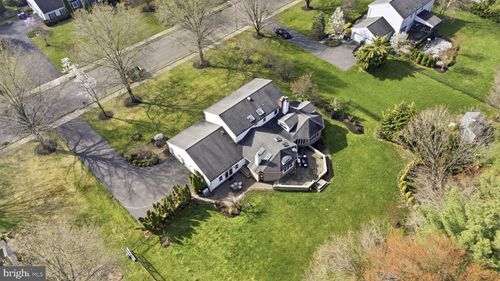 7 Monroe Pl, Cranbury, NJ, 08512-2711 | Card Image