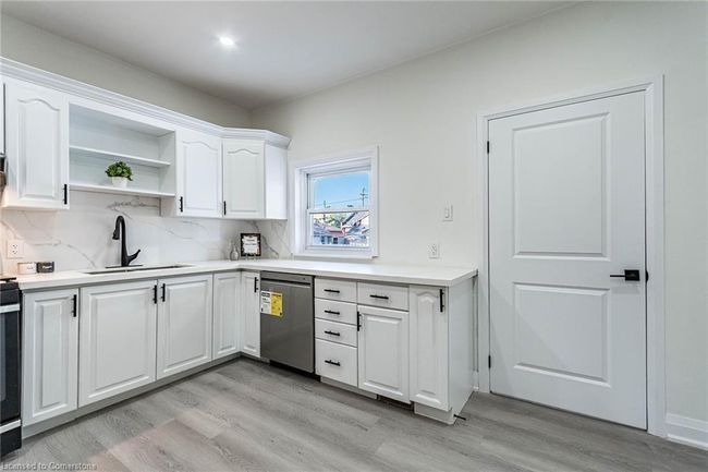 135 East Ave N, House other with 3 bedrooms, 2 bathrooms and 2 parking in Hamilton ON | Image 12