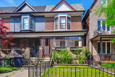 258 Perth Ave, Home with 3 bedrooms, 2 bathrooms and 2 parking in Toronto ON | Image 2