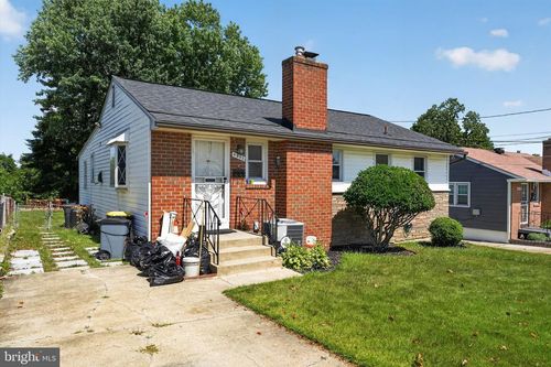 6509 Parkway Ct, HYATTSVILLE, MD, 20782-1518 | Card Image