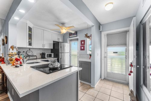 205-2161 Ne 1st Ct, Boynton Beach, FL, 33435-2902 | Card Image