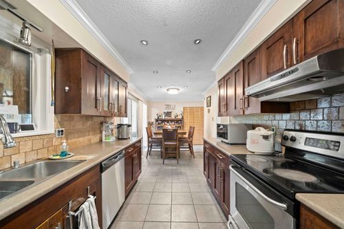 14995 108 Ave, Surrey, BC, V3R1W3 | Card Image
