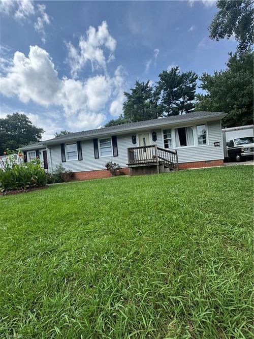 2004 Bailiff St, Greensboro, NC, 27403-3229 | Card Image