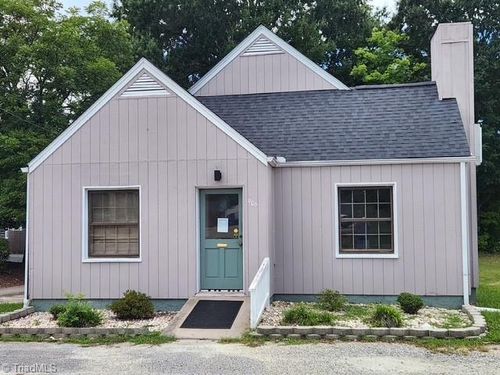 606 Randolph St, Thomasville, NC, 27360-5127 | Card Image