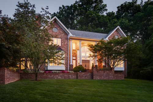 209 Woodford Pl, Nashville, TN, 37215-5806 | Card Image