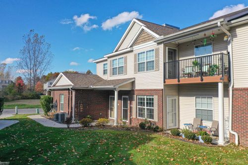 895 Watercress Ln, Fenton, MI, 48430-4175 | Card Image