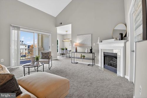 301-11326 Westbrook Mill Ln, FAIRFAX, VA, 22030-5667 | Card Image