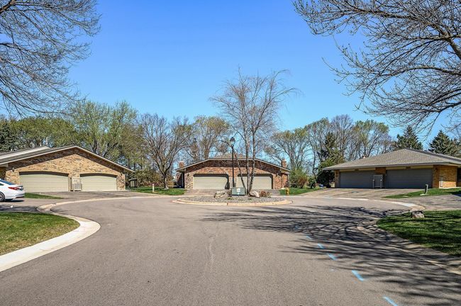 1940 Harbor Ln N, Townhouse with 2 bedrooms, 2 bathrooms and null parking in Plymouth MN | Image 22