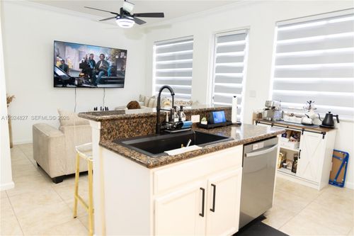 335-21101 Nw 14th Pl, Miami Gardens, FL, 33169-2952 | Card Image