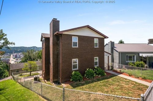 250 Sunset Dr, Charleston, WV, 25301-1040 | Card Image