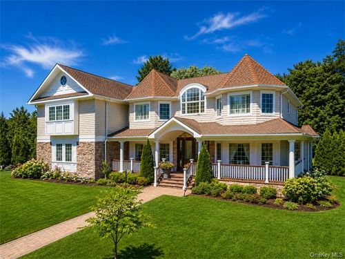 78 Swan Ct, Roslyn, NY, 11576-1219 | Card Image