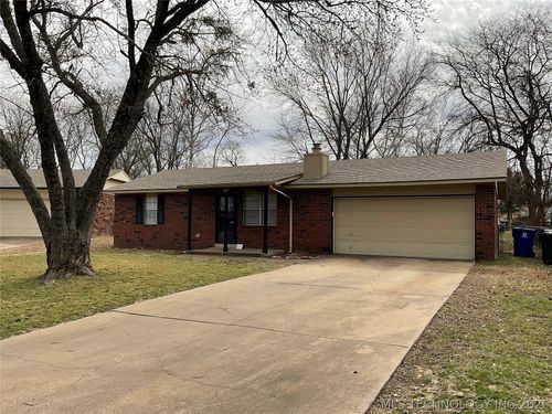 109 Waco St, Broken Arrow, OK, 74011-3624 | Card Image
