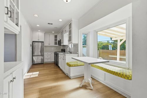 10734 Oro Vista Ave, Sunland, CA, 91040-2435 | Card Image