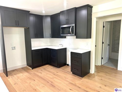 302 E Locust St, Greensburg, KY, 42743-1021 | Card Image