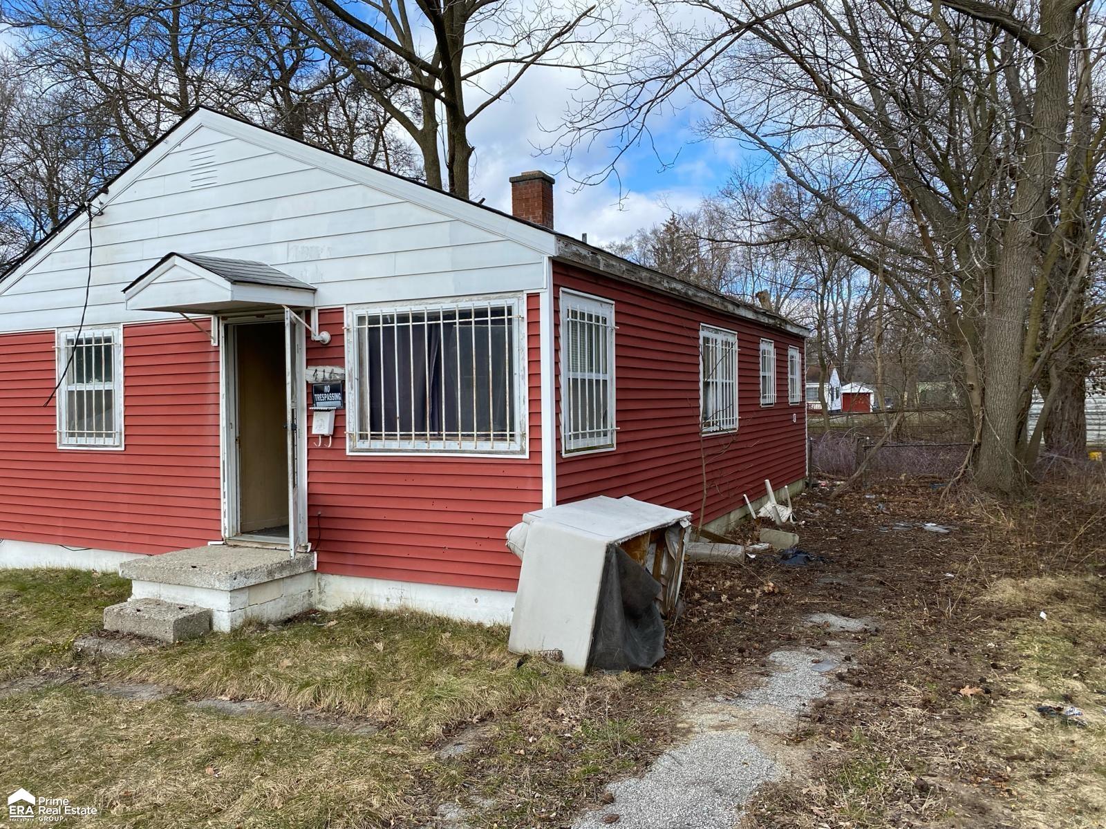 Russell Ave, Flint, MI 48505