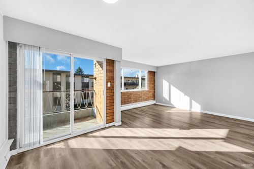 9486 Cook Street, Chilliwack, BC, V2P4J7 | Card Image