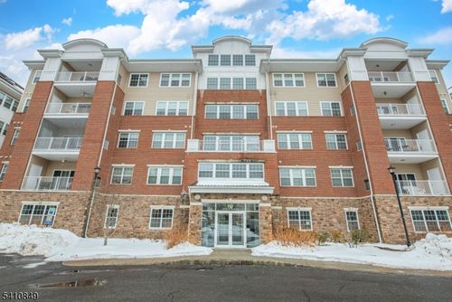 10323 Warrens Way, Wanaque, NJ, 07465-1642 | Card Image