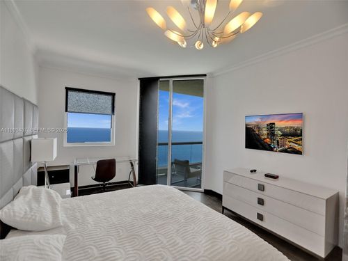 3005-17875 Collins Ave, Sunny Isles Beach, FL, 33160-2718 | Card Image