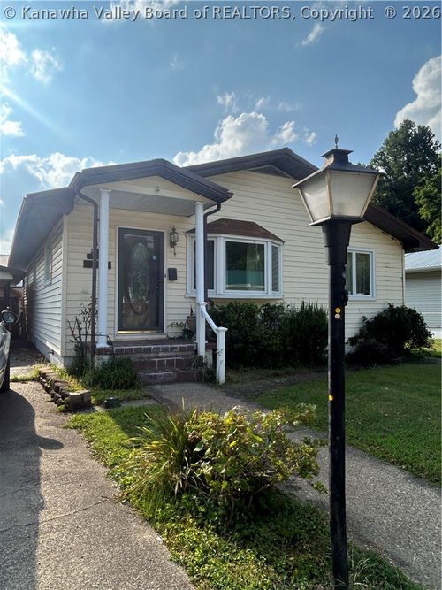 31 Lincoln Ct, Madison, WV, 25130-1533 | Card Image
