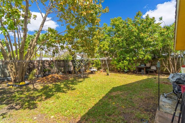 15742 Sw 137 Th Ct, House other with 3 bedrooms, 2 bathrooms and null parking in Miami FL | Image 7