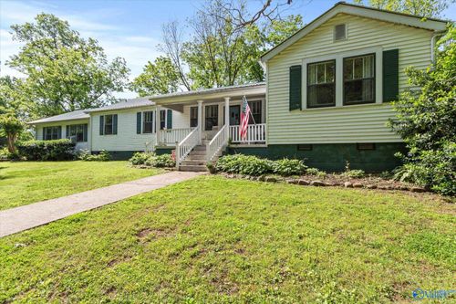 3105 Gaines St, Guntersville, AL, 35976-2907 | Card Image