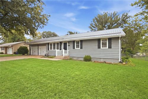 1406 Pearl St, Carrollton, MO, 64633-1562 | Card Image