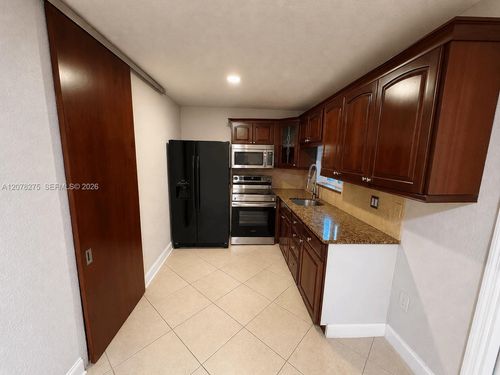 4-2000 Buchanan St, Hollywood, FL, 33020-4076 | Card Image