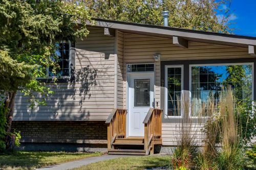 9716 Fairmount Dr Se, Calgary, AB, T2J0S1 | Card Image