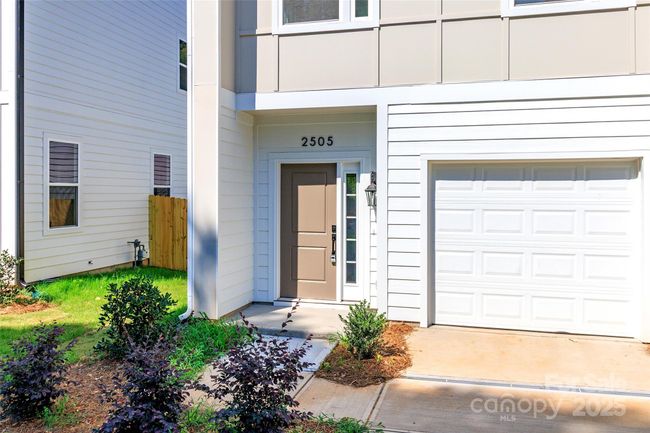 2505 Elon St, Townhouse with 3 bedrooms, 3 bathrooms and null parking in Charlotte NC | Image 6